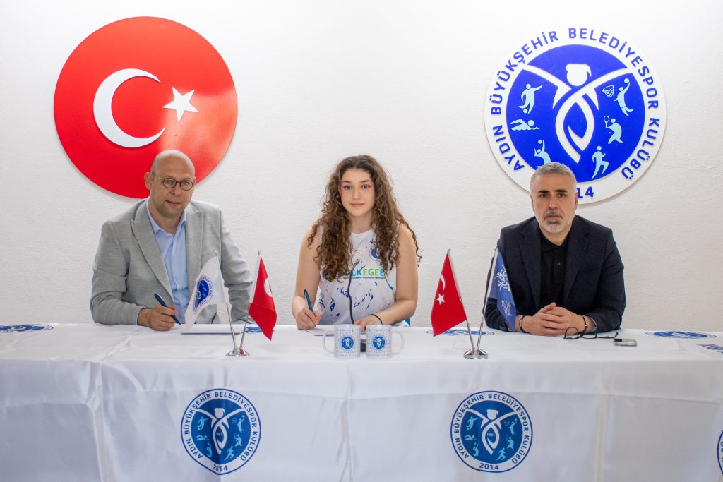 20250416 Azra Kaya 02