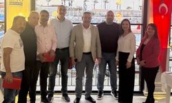 Kuşadası Ticaret Odası’nda 10 yıl ve üzeri görev yapan meclis üyelerine plaket