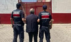 Efeler'de zimmet suçundan aranan şahıs yakalandı