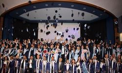 ADÜ İletişim Fakültesi mezuniyet töreni coşkuyla gerçekleşti