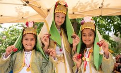 Kuşadası’nda kiraz şenliği coşkuyla kutlandı
