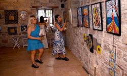 Kuşadası İbramaki Sanat Galerisi’nin mozaik sergisi
