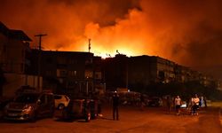 Kuşadası Belediyesi’nden Seferihisar’daki yangınla mücadeleye gece desteği