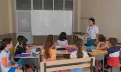 Aydınlı çocuklar yazı İngilizce öğrenerek geçiriyor