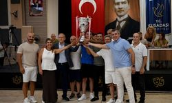 Kuşadası Belediye Meclisi Türkiye şampiyonu sualtı takımını ağırladı