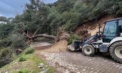 Efeler Belediyesi’nden yağış sonrası yollara hızlı müdahale