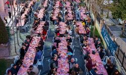 Davutlar’da oruçlar Kuşadası Belediyesi’nin iftar sofrasında açıldı