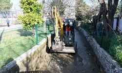Kuşadası Belediyesi’nden Kirazlı Mahallesinde dere temizliği
