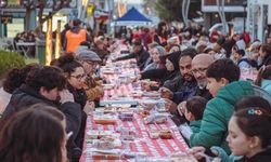 Kuşadası Belediyesi iftar günleri Güzelçamlı Mahallesi ile devam etti