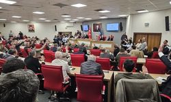 Yine borçlanma yetkisi isteyen Çerçioğlu’na CHP grubu dur dedi