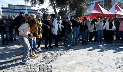 Kuşadası'nda Karadeniz fırtınası; Hamsi Festivali başladı