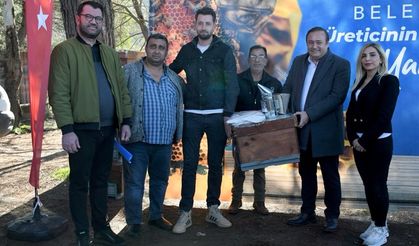Kuşadası Belediyesi’nden arıcılara malzeme desteği