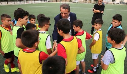 Efeler Belediyesi çocuklar için futbol turnuvası düzenliyor