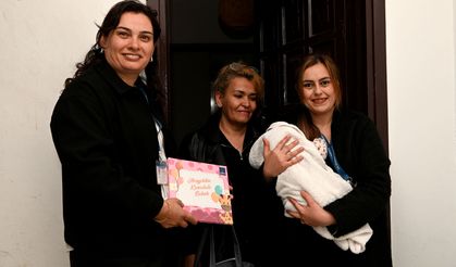 Kuşadası Belediyesi’nden minik hemşehrilerine hoş geldin ziyareti