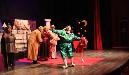 Başkan Çerçioğlu, Aydınlı çocukları tiyatro ile buluşturdu