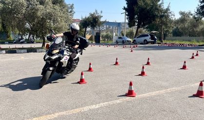 Kuşadası Belediyesi zabıtasına güvenli ve ileri sürüş eğitimi