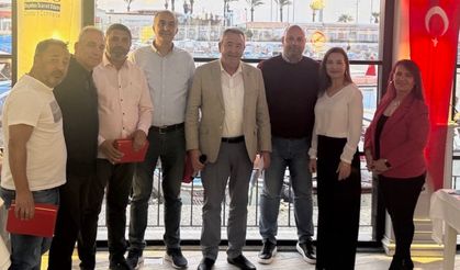 Kuşadası Ticaret Odası’nda 10 yıl ve üzeri görev yapan meclis üyelerine plaket