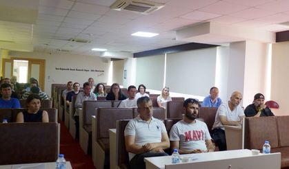 Kuşadası Ticaret Odası’nda turizmcilere lejyoner hastalığı eğitimi