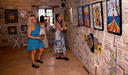 Kuşadası İbramaki Sanat Galerisi’nin mozaik sergisi