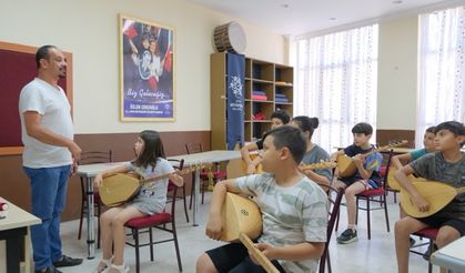 ABB'den gençler için ücretsiz bağlama kursu