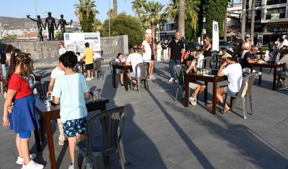 Kuşadası'nda "Sokakta Satranç Var!" etkinliği
