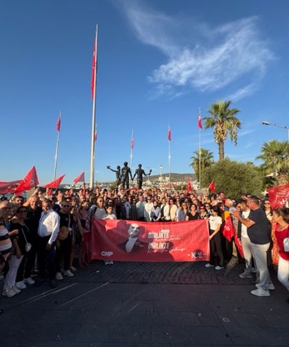 CHP’nin 102. kuruluş yıldönümü Kuşadası’nda kutlandı