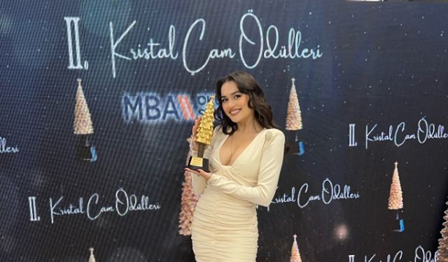İzmirli güzel oyuncuya Kristal Çam ödülü