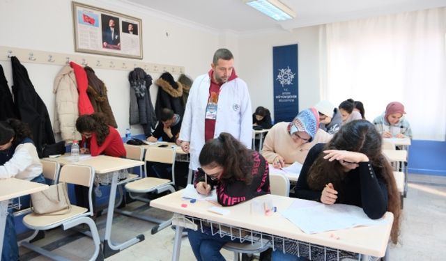 Aydın Büyükşehir Belediyesi memur adaylarının yanında