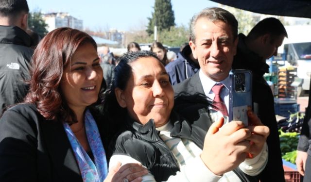 Başkan Çerçioğlu cumartesi pazarında halkla buluştu