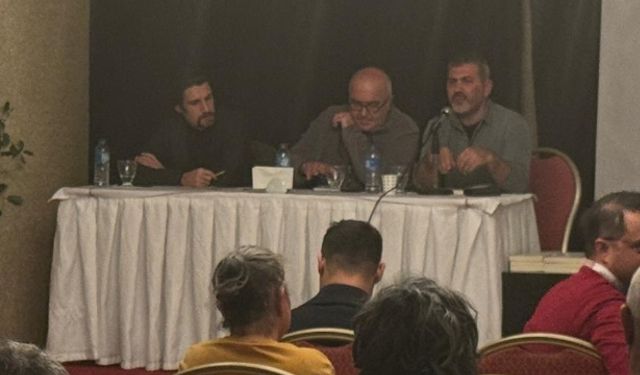 Kuşadası'nda ‘Gazeteciler Günü’ paneline yoğun İlgi