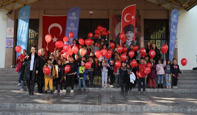 Başkan Çerçioğlu, Aydınlı çocukları tiyatro ile buluşturdu