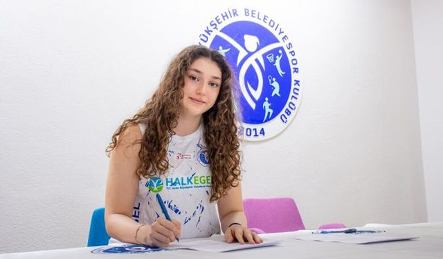 Azra Kaya, ilk profesyonel imzasını Aydın'a attı