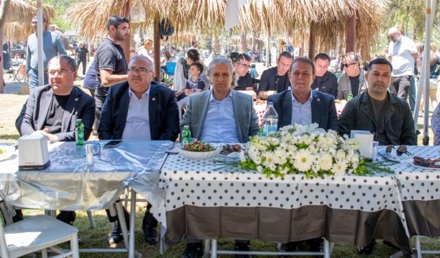 Kuşadası'nda alevi canlar gönül sofrasında buluştu