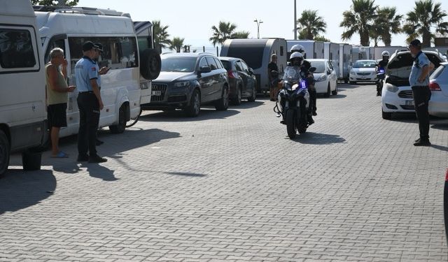 Kuşadası’nda zabıta ekiplerinden çadır ve karavan denetimi