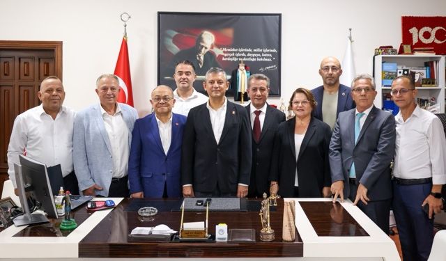 CHP lideri Özel, Başkan Yetişkin’i ziyaret etti