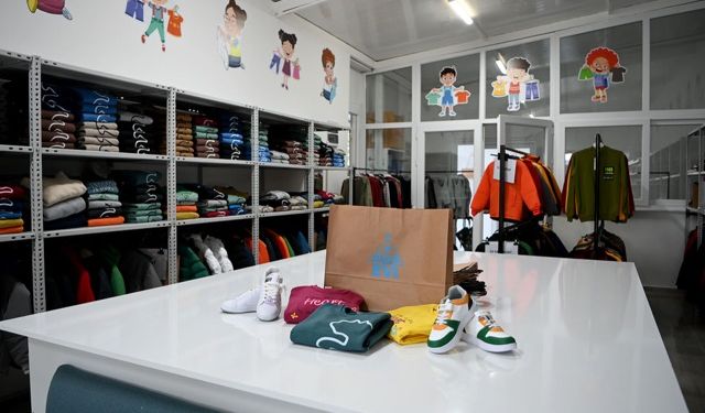 Ada Kıyafet Evi 272 çocuğun yüzünü güldürdü