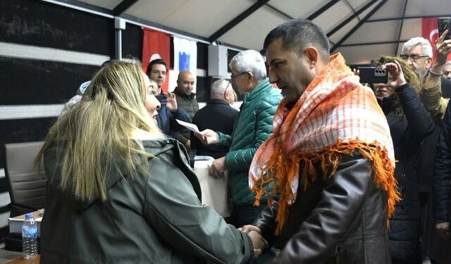 Kuşadası Belediyesi yörük çadırında hizmete başladı