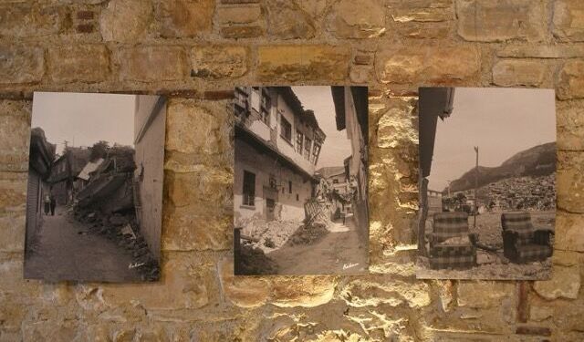Depremin hafızası Kuşadası’nda fotoğraf sergisi oldu