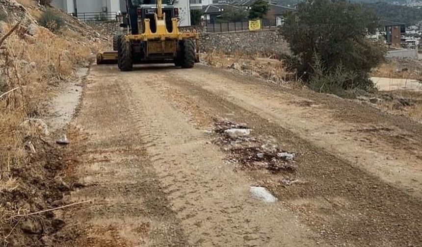 Didim’de sağanak yağıştan sonra zarar gören yollar onarıldı