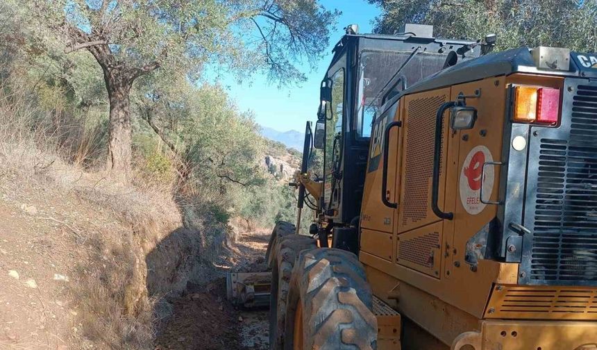 Efeler'in kırsal mahallelerinde yol hamlesi