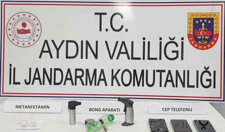 Zehir tacirleri jandarmanın dikkatinden kaçamadı