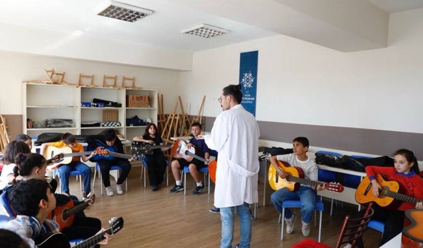 Başkan Çerçioğlu’ndan geleceğin sanatçılarına tam destek