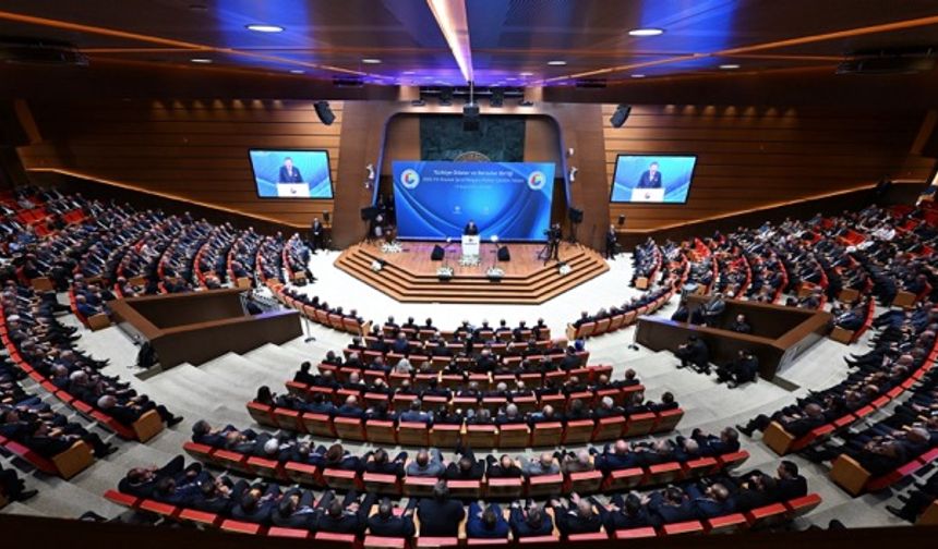 KUTO Başkanı Akdoğan TOBB Hizmet Şeref Belgesi'ni Erdoğan'ın elinden aldı