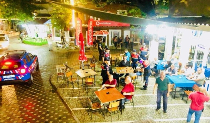 Kuşadası'nda jandarmadan sıcak nokta uygulaması