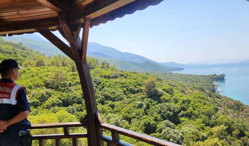 Jandarma, Kuşadası Milli Parkı'nda vatandaşı yangınlara karşı uyardı