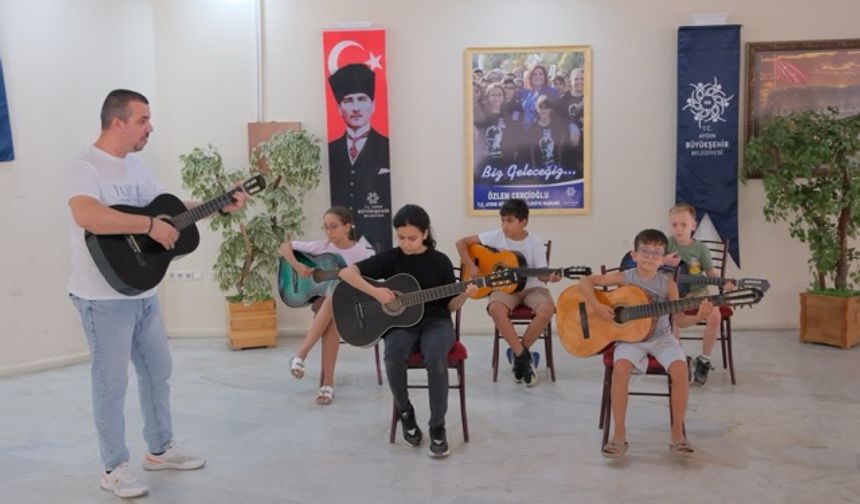 Başkan Çerçioğlu'ndan geleceğin müzisyenlerine destek