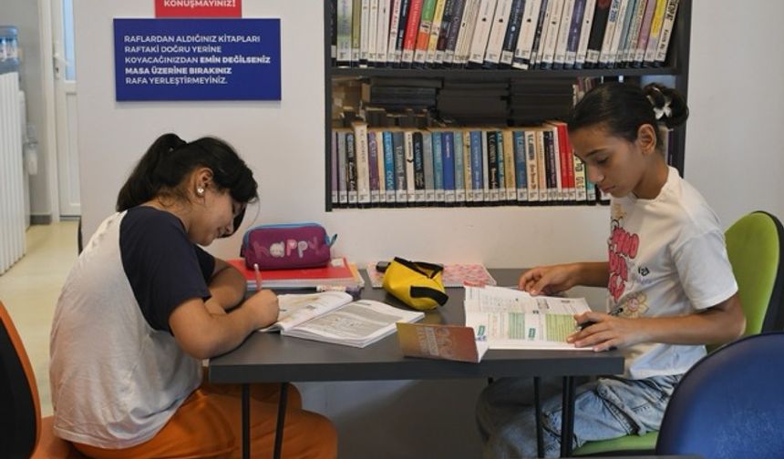 Öğrencilerin gözdesi bu yıl da Kitap Kafe olacak