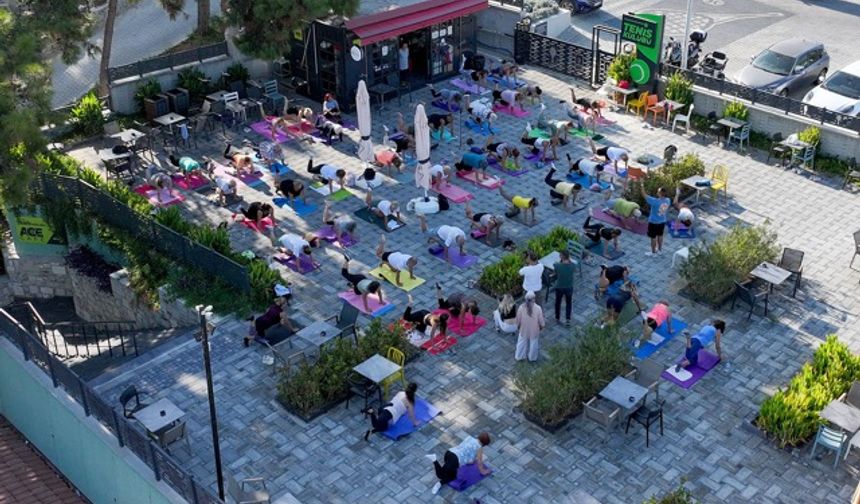 Kuşadası Belediyesi’nin ücretsiz pilates dersleri başladı