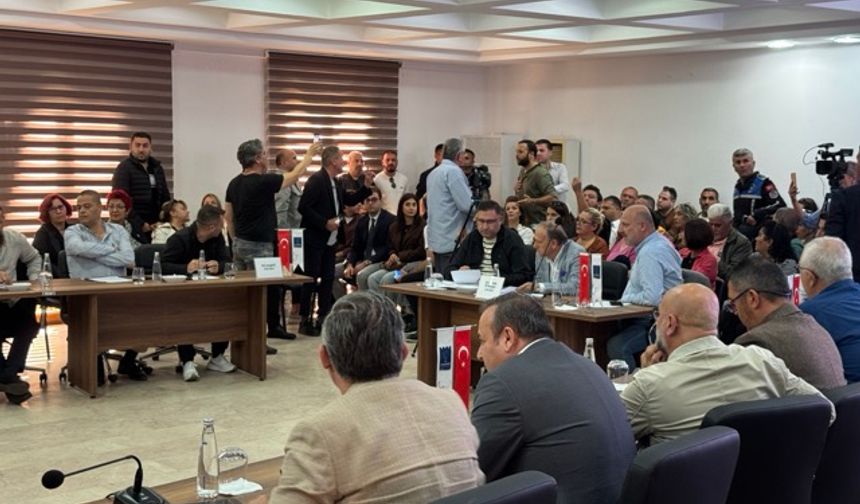 Kuşadası’na böyle bir meclis toplantısı yakışmadı