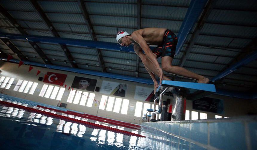 Milli yüzücü Kızılet Aydın Büyükşehir Belediyespor’da